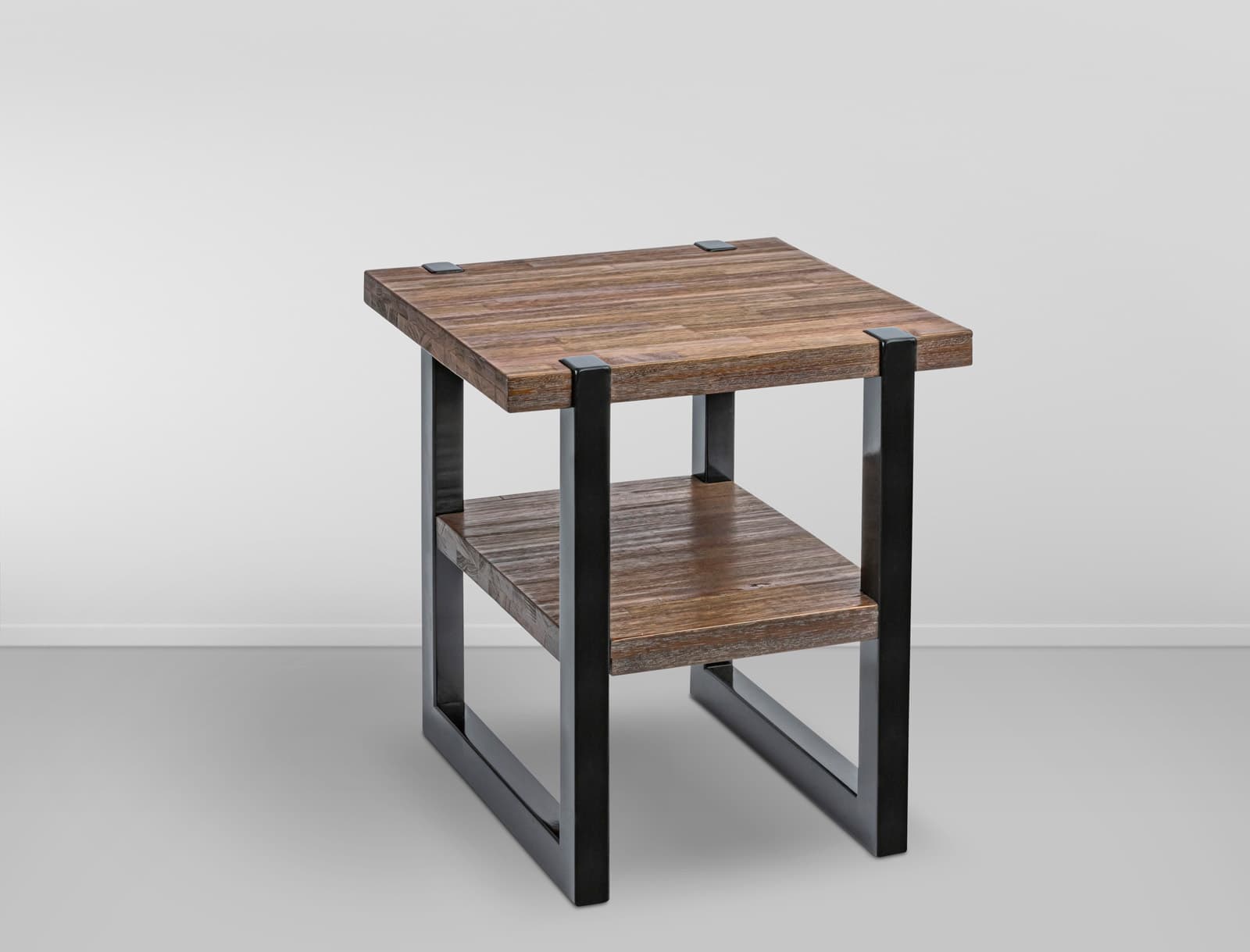Mesa Lateral Urban - Amadeirado/ Preto L:0,50 P:0,51 A:0,55